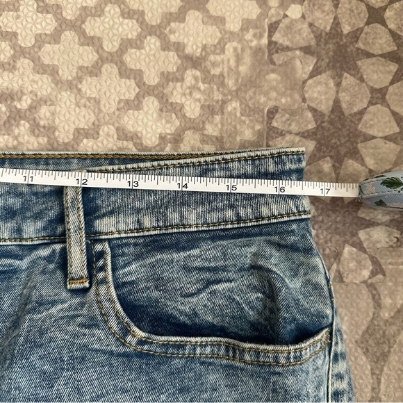 Vintage Y2K Guess Distressed Denim Skirt Women's Size XL Acid Wash Asymmetrical - Picture 8 of 9